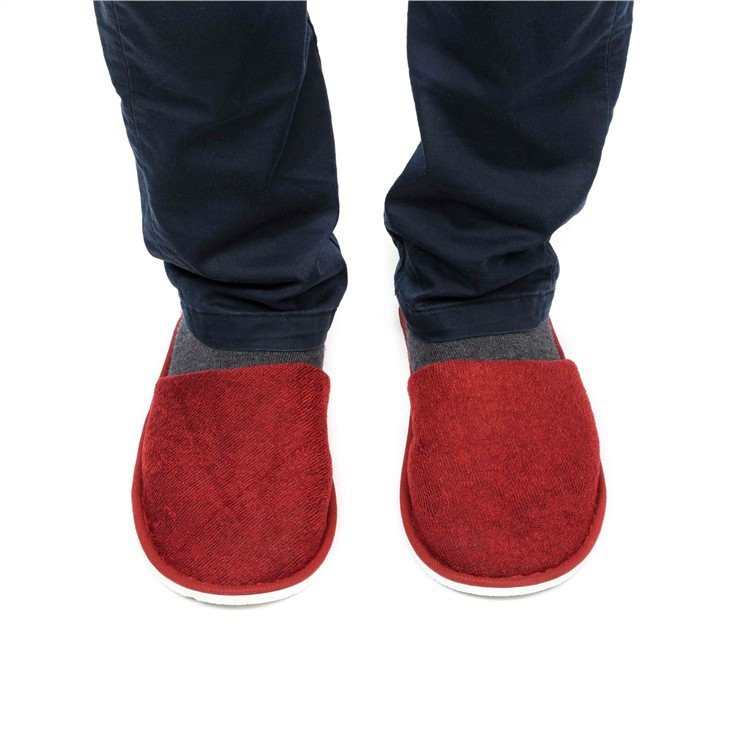 disposable slippers for guests 1